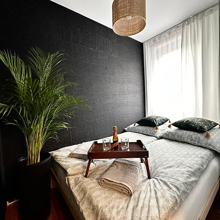 Laciarska ~ 200m Main Square ~ Self Check-in 20h 아파트