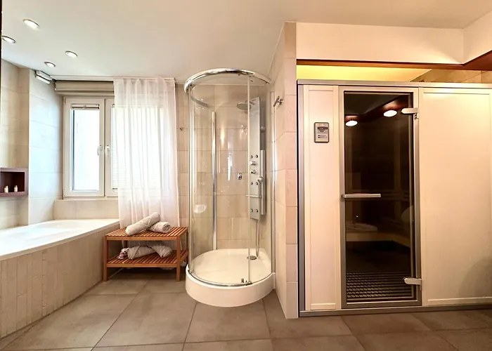 Laciarska ~ 200m Main Square ~ Self Check-in 20h *